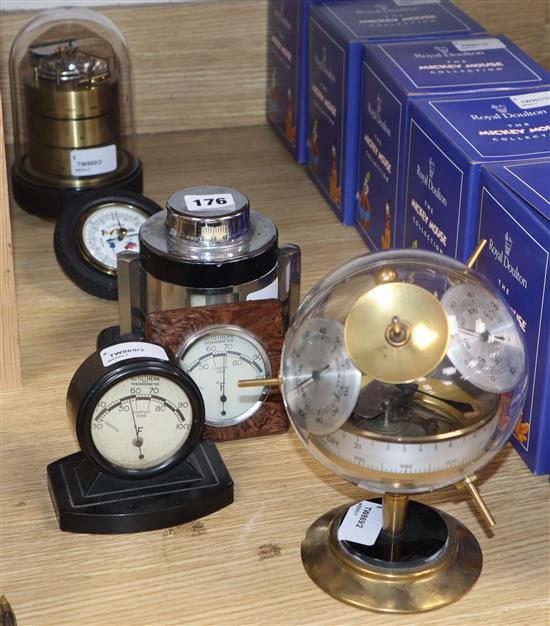 A Linden Sputnik weather station barometer and five other table barometers (6)